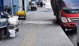 西安爆料大雪最新消息,市区交通受阻，市民生活受影响